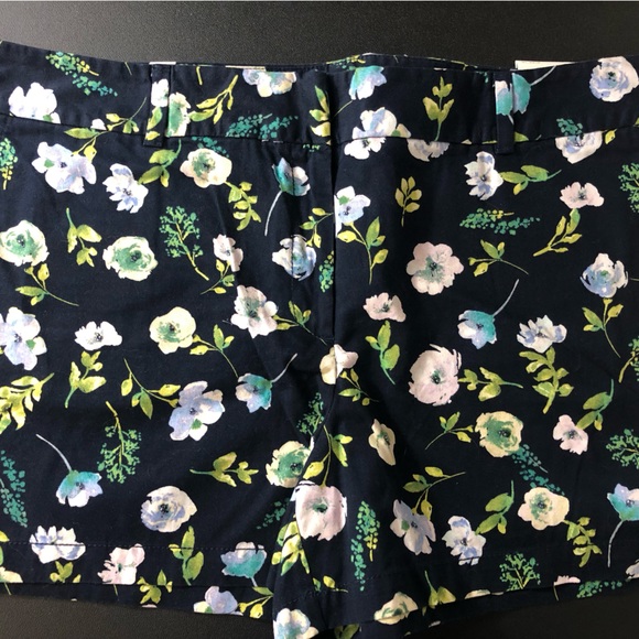 NWT LOFT Floral Print Shorts, size 16 - Picture 9 of 10
